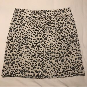 LOFT black and white print mini skirt, size 8